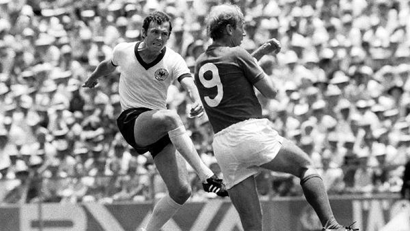 Quem é o maior zagueiro da história?