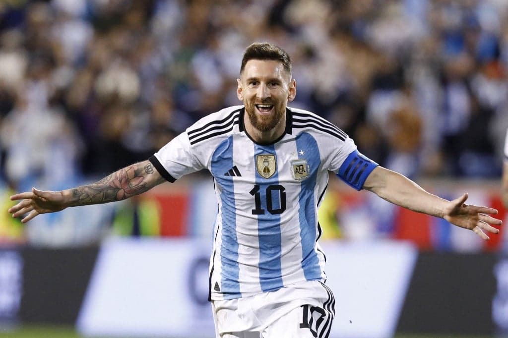 Messi - um dos jogadores com mais hat tricks no mundo jogadores com mais hat tricks