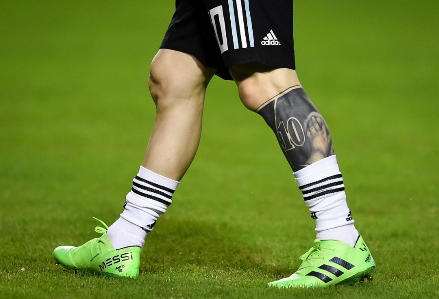 tatuagem na perna do messi