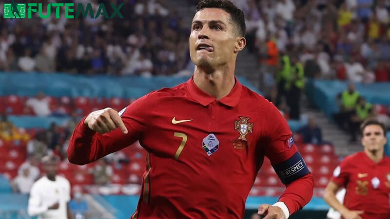 CR7 um dos maiores jogadores da história