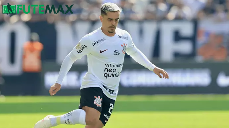 Fagner um dos melhores laterais